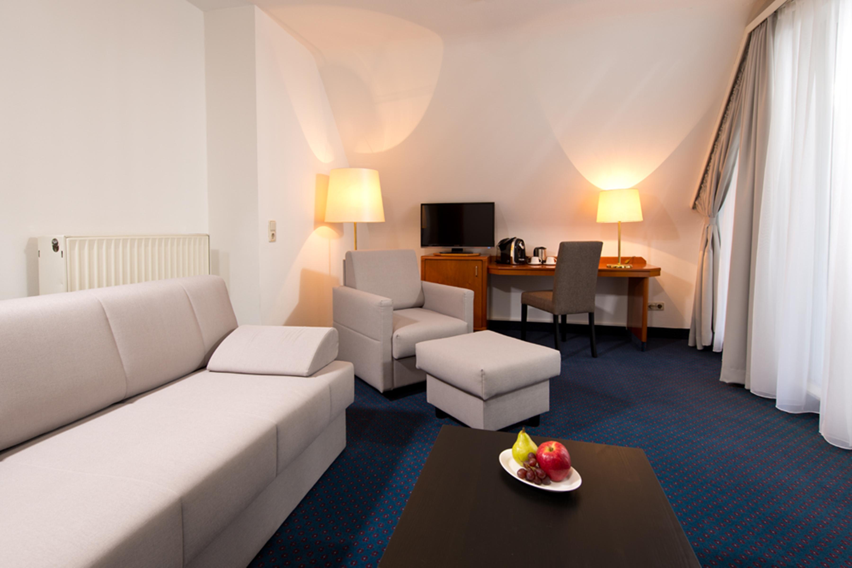 Achat Hotel Нойштадт-ан-дер-Вайнштрасе Экстерьер фото