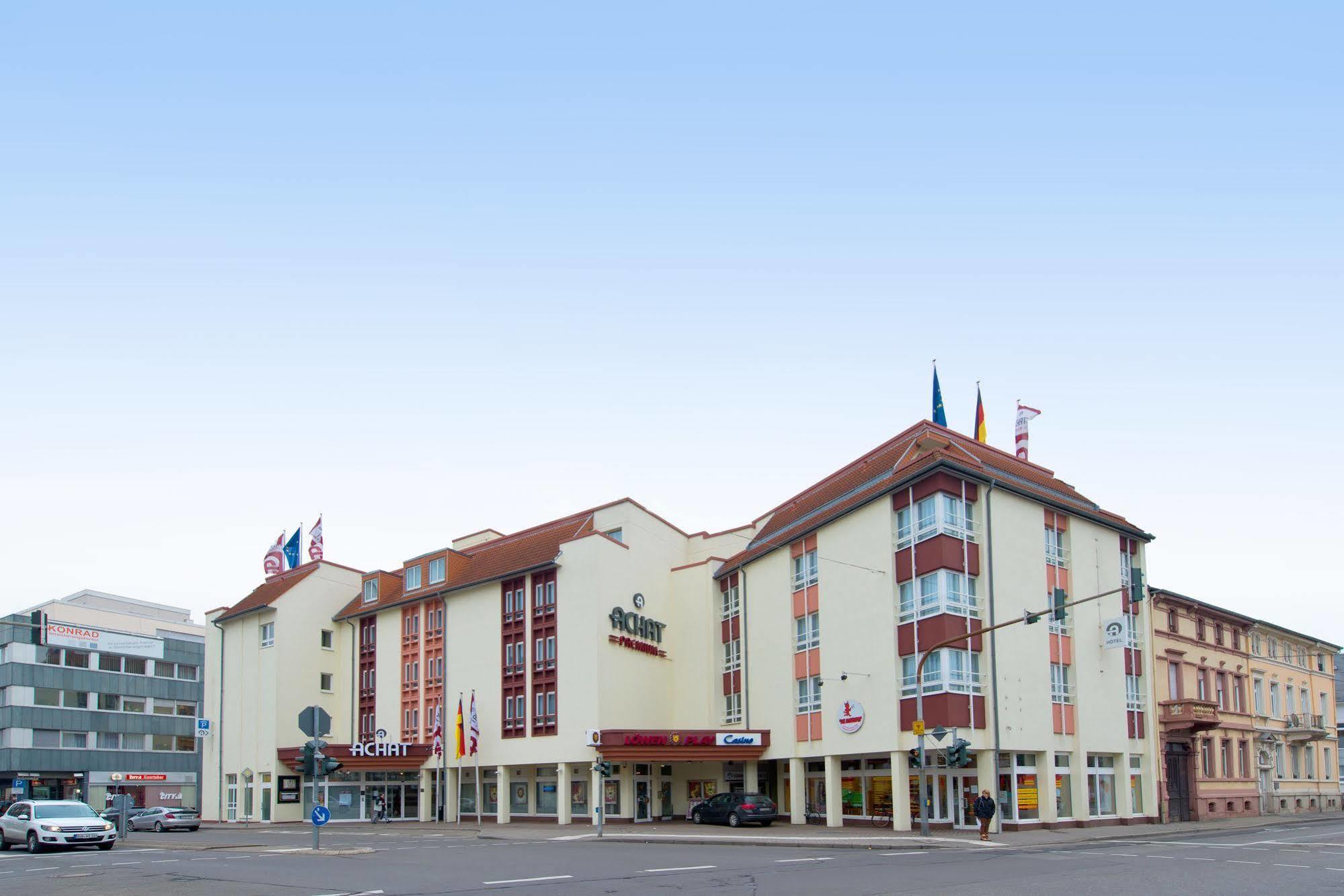 Achat Hotel Нойштадт-ан-дер-Вайнштрасе Экстерьер фото