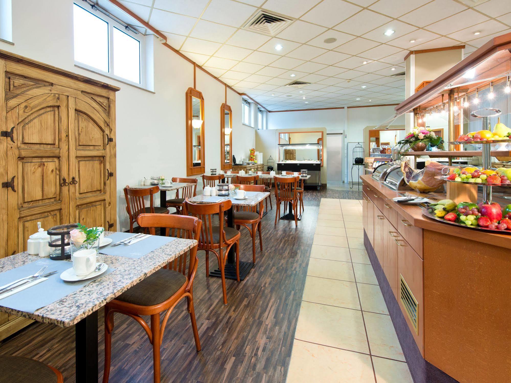Achat Hotel Нойштадт-ан-дер-Вайнштрасе Экстерьер фото